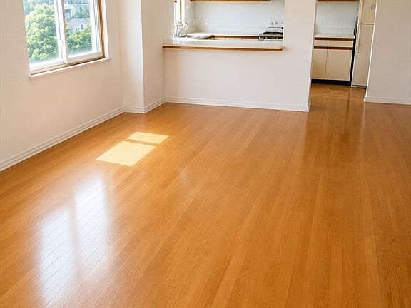5th image of 332 Franklin St APT 501