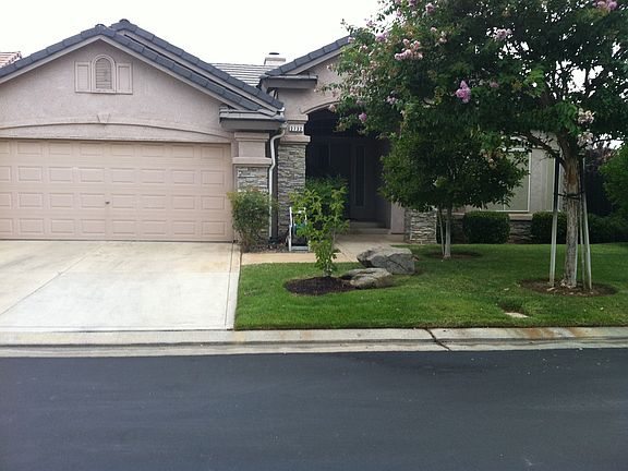 2nd image of 2732 E Darlington Ct
