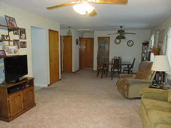 3rd image of 100 Quinlan Ave