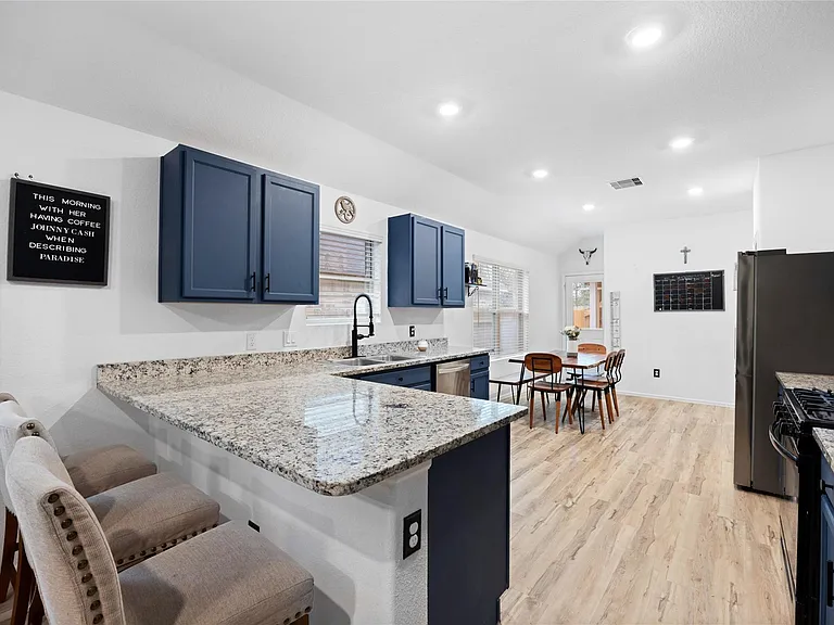 10417 Pineland Dr — Photo 15