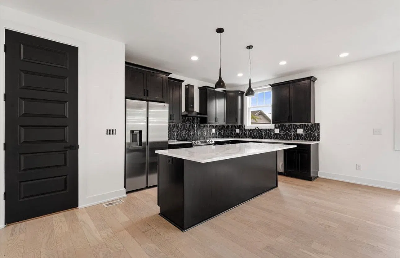 3 bed, 3.5 bath, 2168 sqft, $2,900 — Photo 1