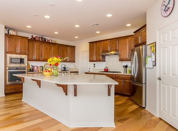 5th image of 1658 N Las Flores Dr