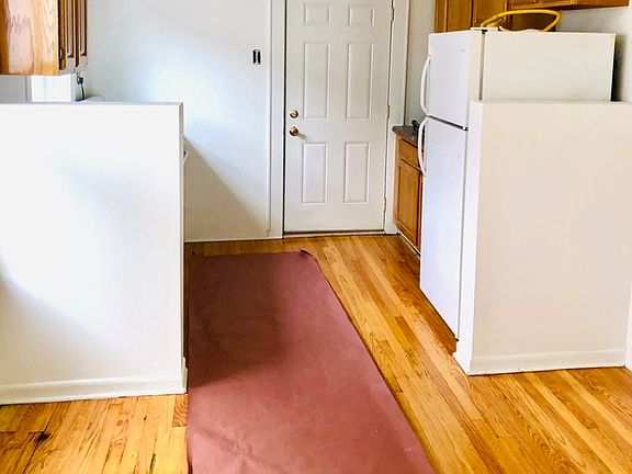 3rd image of 2057 W Summerdale Ave #3F