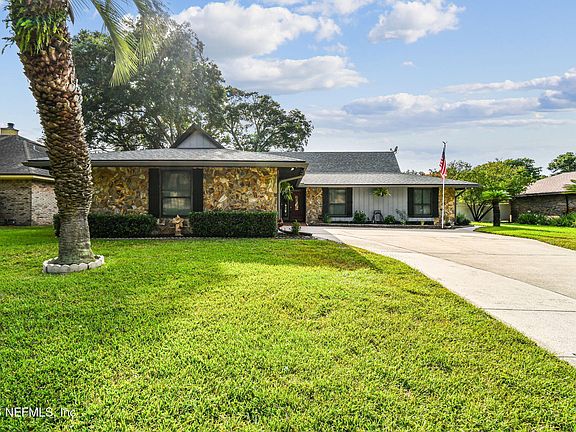 4th image of 2150 BROAD WATER Drive