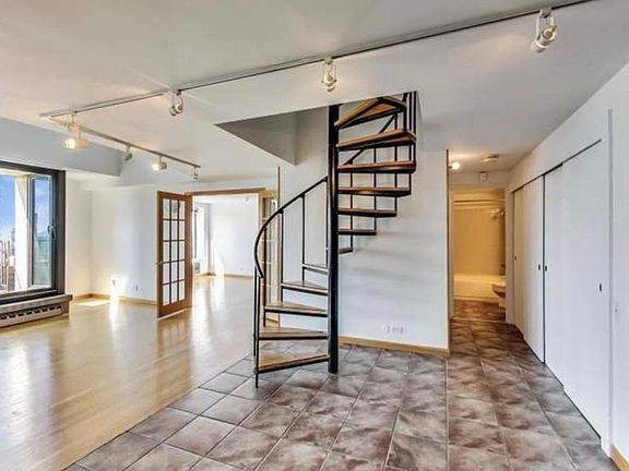 2nd image of 345 N Canal St #1311