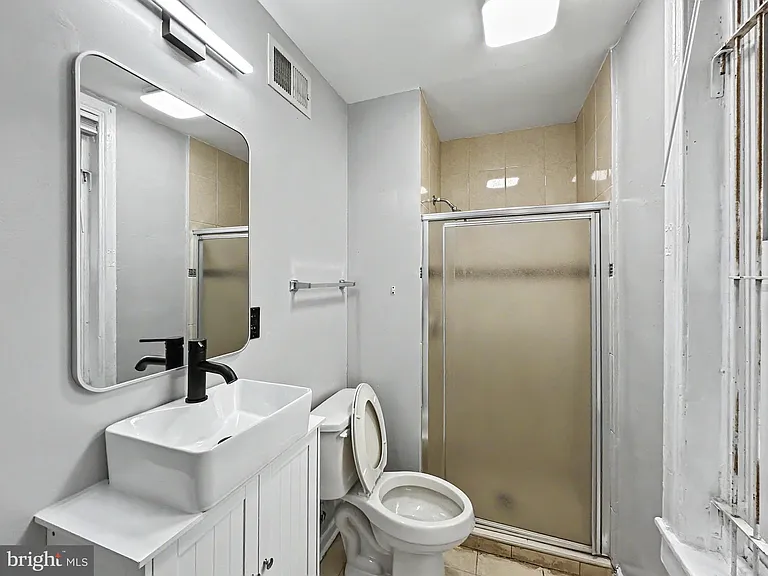 2023 N Gratz St — Photo 8