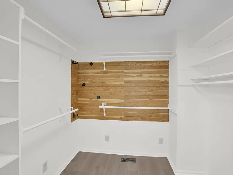 408 Wilby Dr — Photo 36
