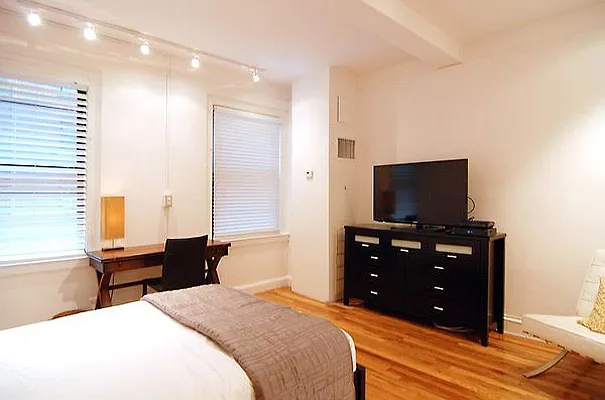 Rented by WAM Partners - William Moses Co. | media 13