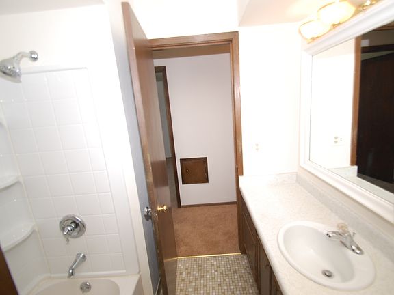 Full bath upstairs