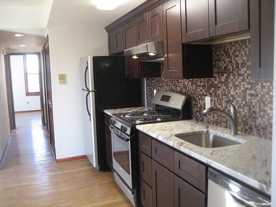 1st image of 746 South St #3