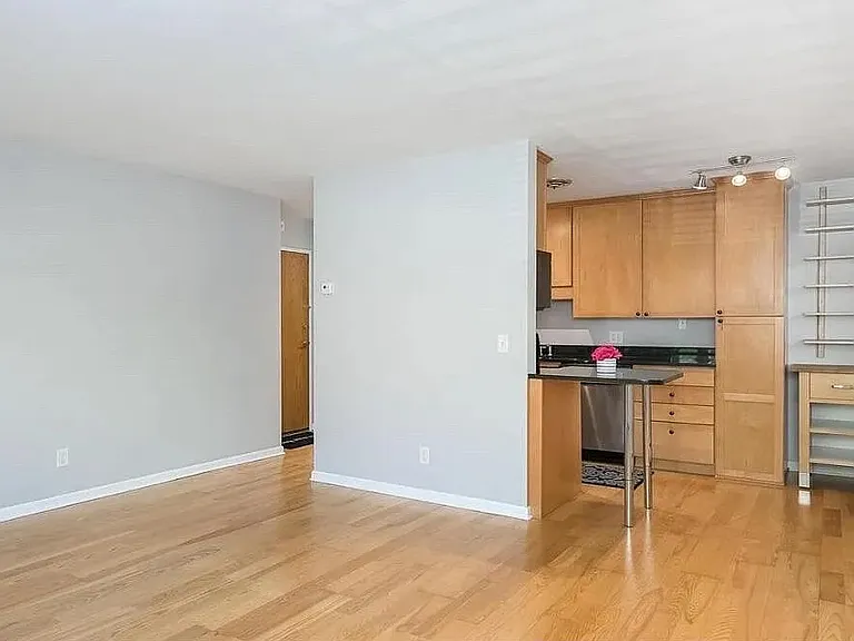 3018 Aldrich Ave S #12A — Photo 2
