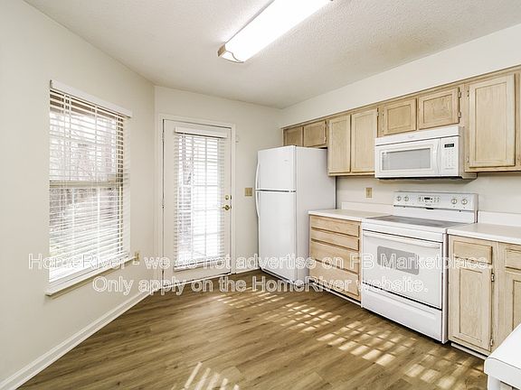 4th image of 2630 Ingleside Dr #1C