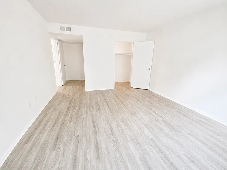 10619 Landale St #203 — Photo 9