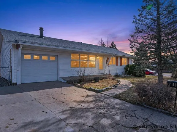 901 Coolidge St, Cheyenne, WY 82001