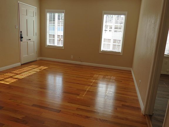 3rd image of 416 W Dawson Ave