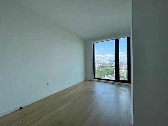 5th image of 384 Keap St APT 9