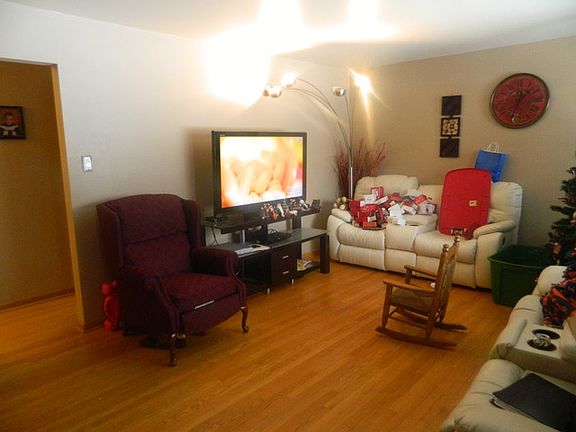 5th image of 443 N Kenneth Ct