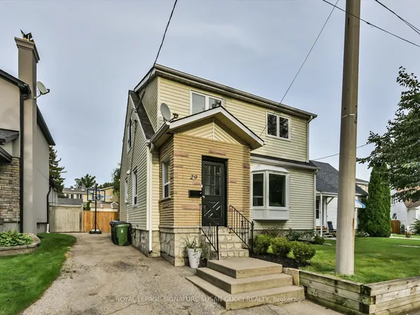 29 Topham Rd, Toronto, ON M4B 3K3