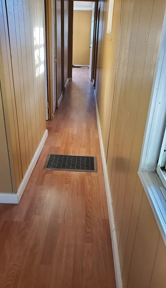 3 bed, 700 sqft, $950 — Photo 1