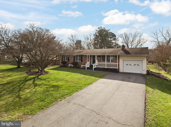 8903 Cherry Tree Ln, Manassas, VA 20110