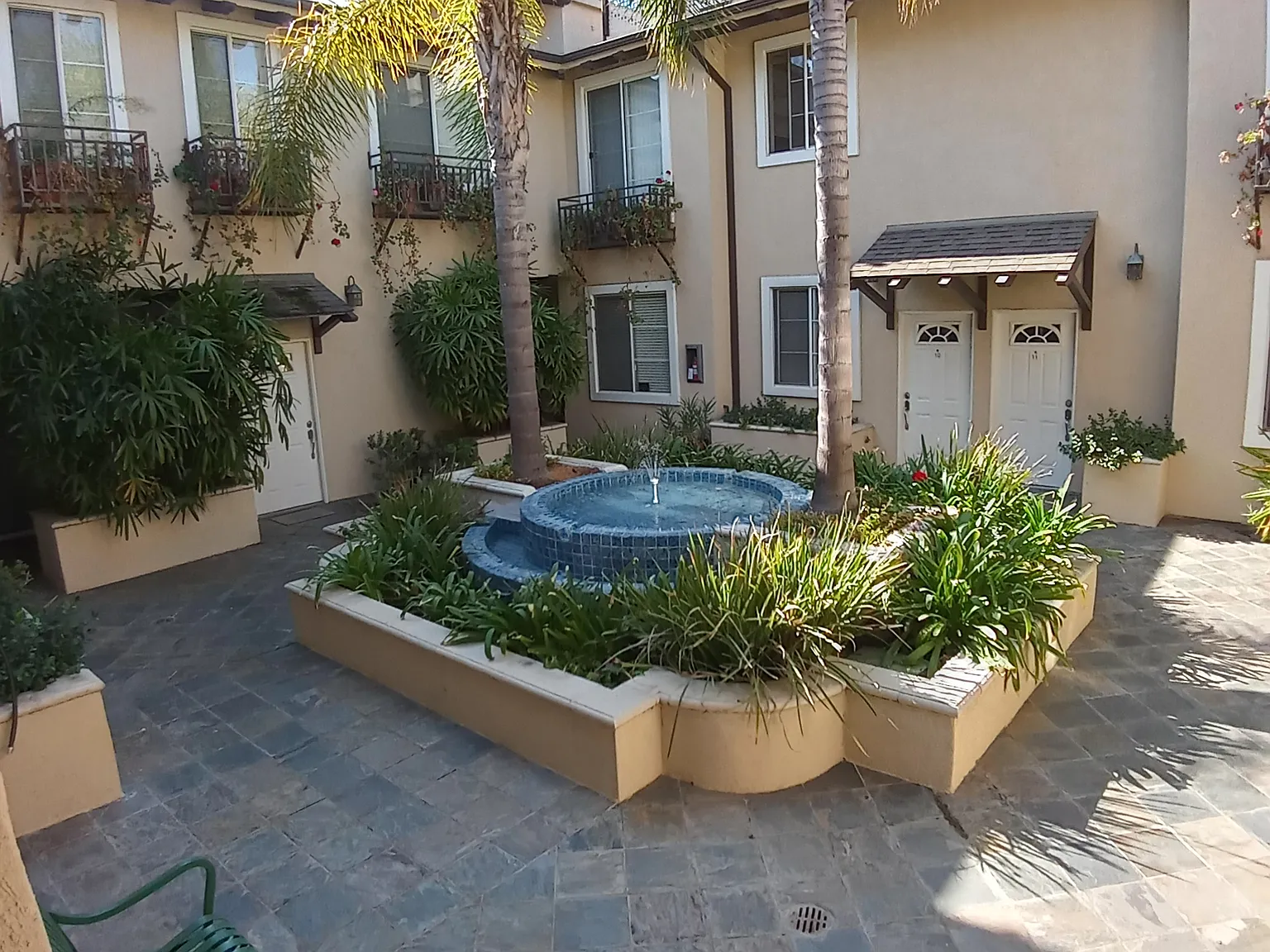2 bed, 1200 sqft, $3,500 — Photo 2