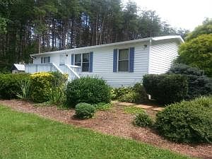 1st image of 405 Harbor Landing Dr