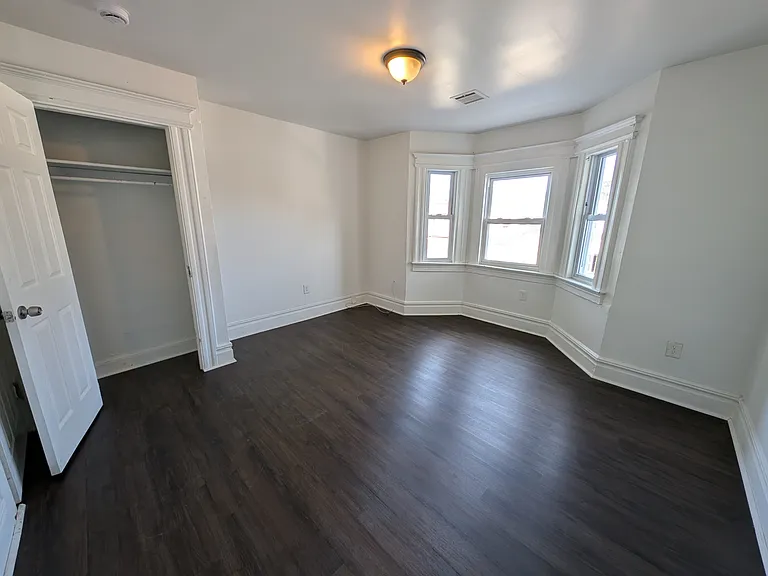 166 N 12th St #3 — Photo 18