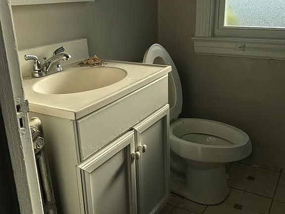 2nd image of 1682 Elbur Ave APT 2