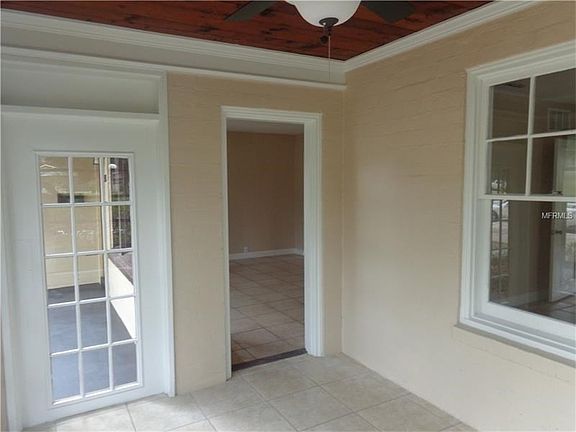 4th image of 906 Altaloma Ave