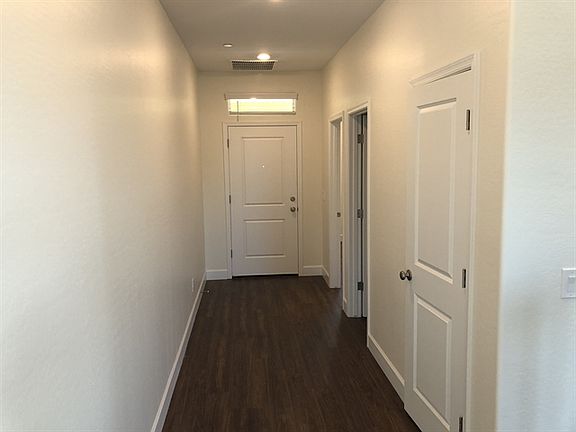 3rd image of 5945 W Larkspur Dr