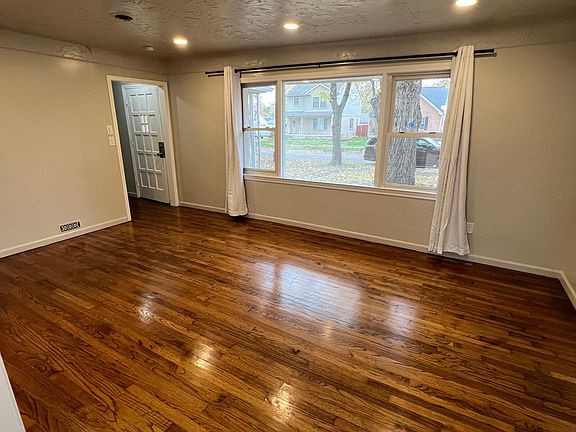 5th image of 4005 Edgewood St