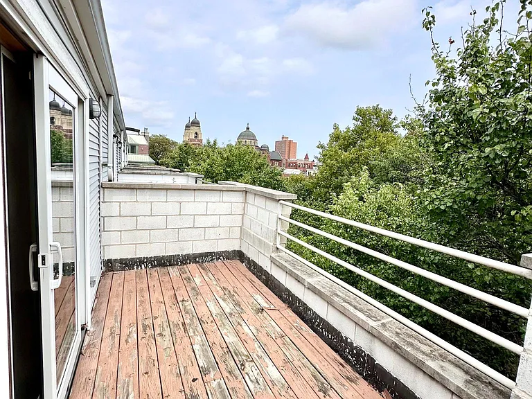 650 N Armour St — Photo 28