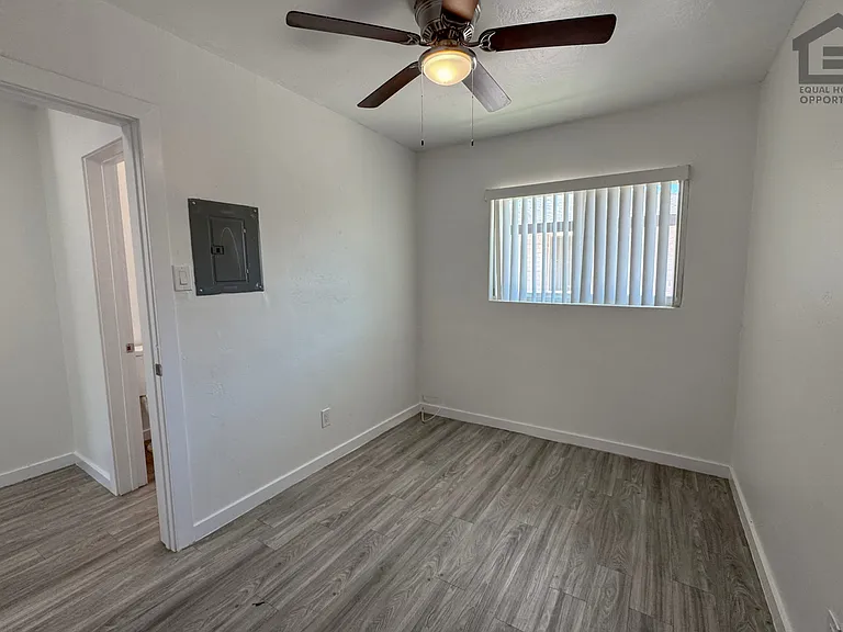1342 E Willetta St — Photo 21