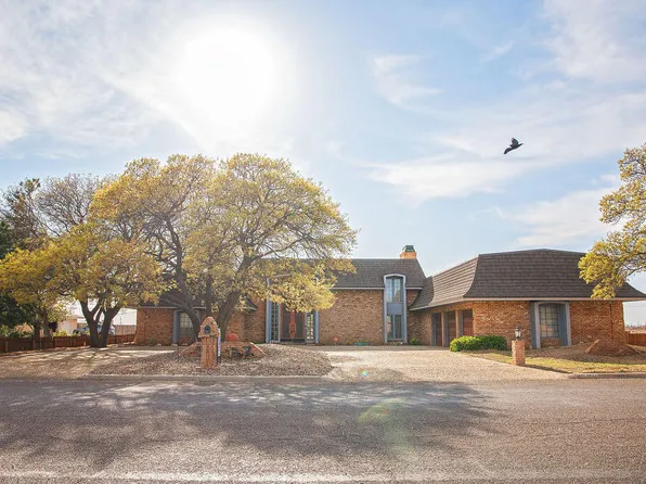 1407 Mustang Dr, Denver City, TX 79323