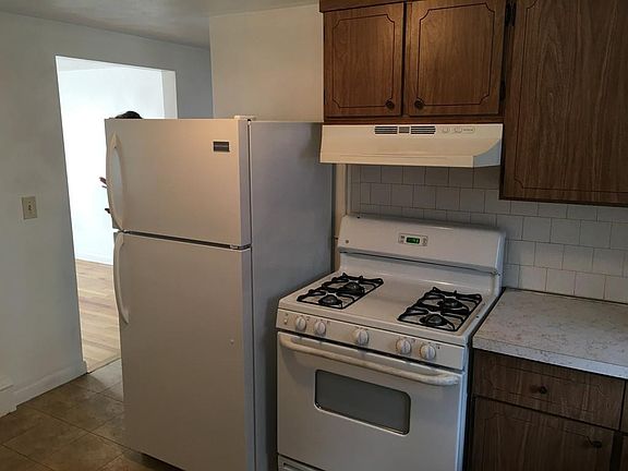 2nd image of 51 Messenger St APT C