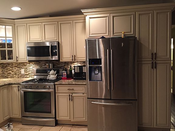 4th image of 30 Highwood Ave