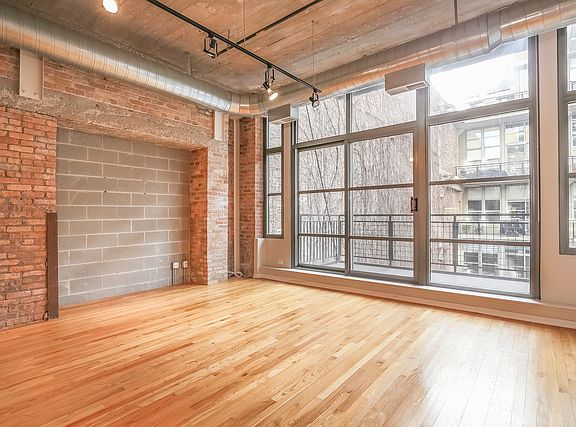 5th image of 900 N Kingsbury St APT 877
