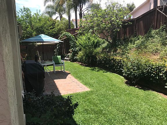 4th image of 8822 Nandina Ct