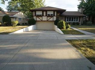 333 W Kathleen Dr, Park Ridge, IL 60068