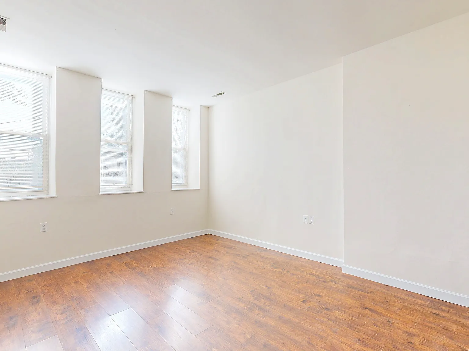1 bed, $1,180 — Photo 3