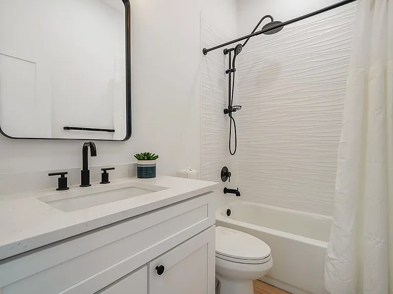 1248 N Harbor Dr — Photo 42