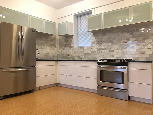 Rented by Premier Metro Realty Corp | media 42