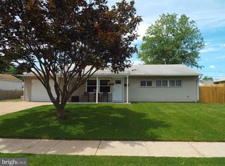 53 Spring Ln, Levittown, PA 19055