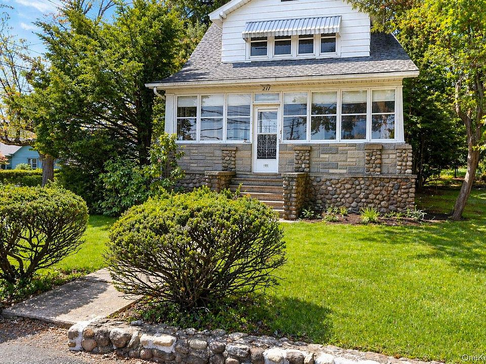 1st image of 211 Old Middletown Road