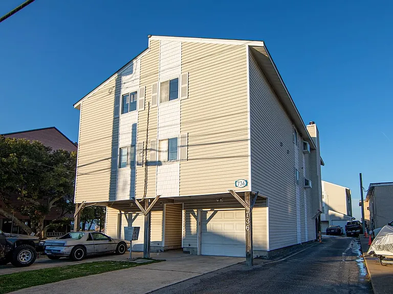 736 W Ocean View Ave #D — Photo 21