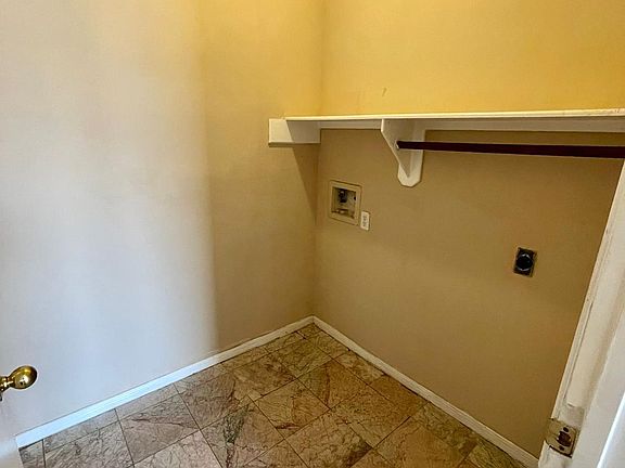 4th image of 7515 River Pines Dr