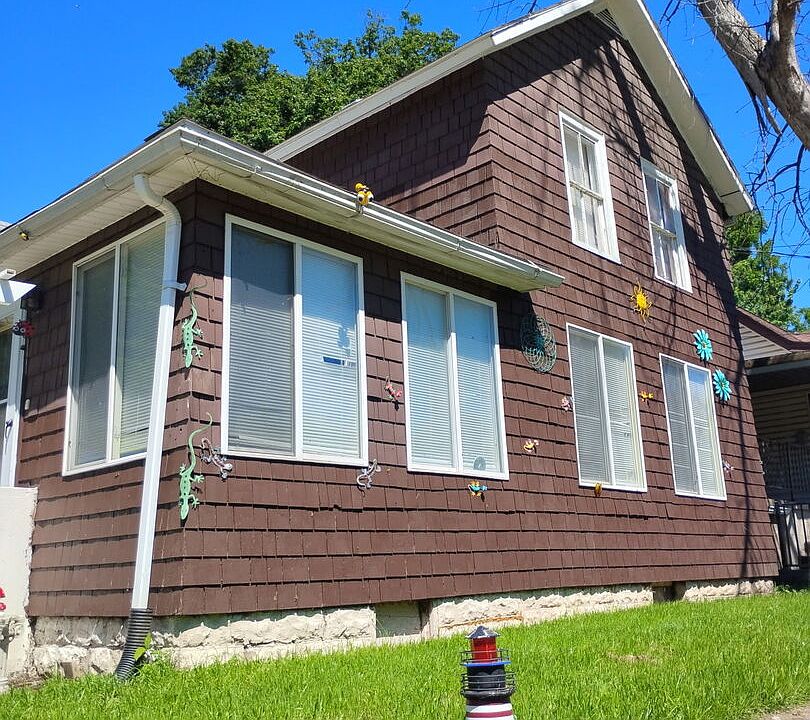 1st image of 143 Diagonal St