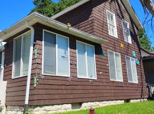 143 Diagonal St, Savanna, IL 61074