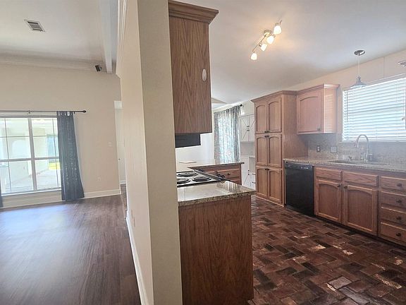 4th image of 17656 Chasefield Ave