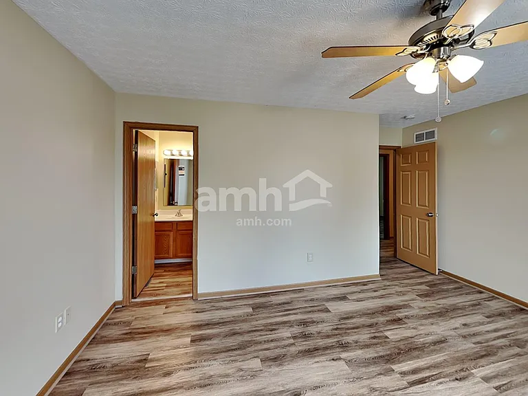 5298 Rifle Dr — Photo 10
